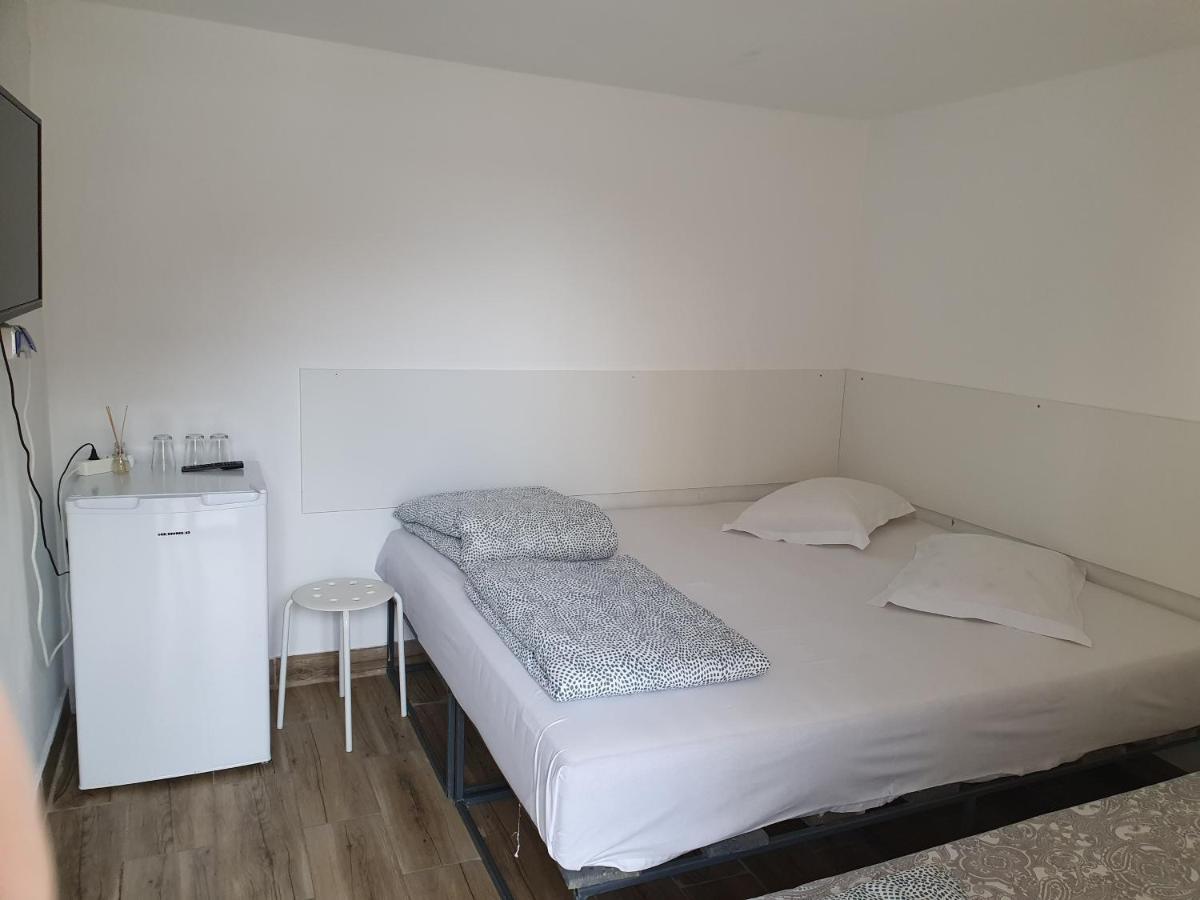 Nord Poshtel Ostello Bucarest Esterno foto